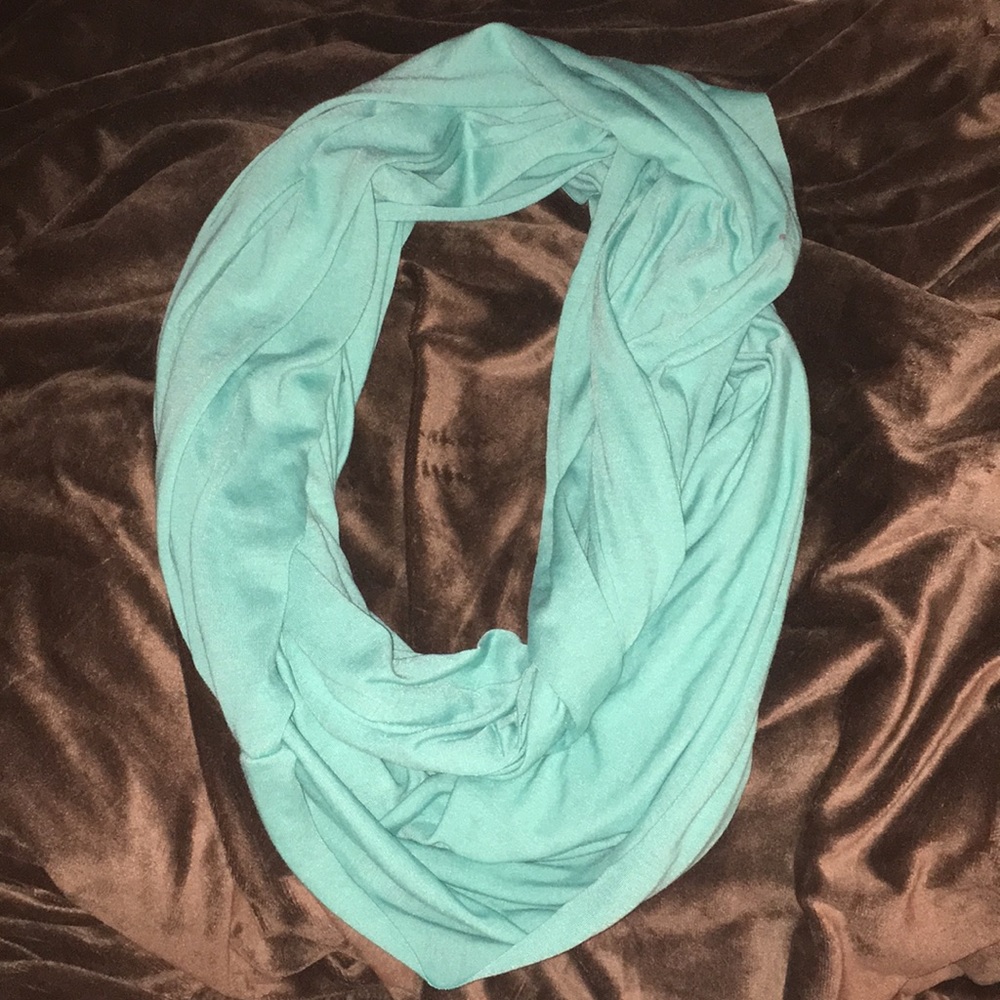 Teal infinity scarf💋